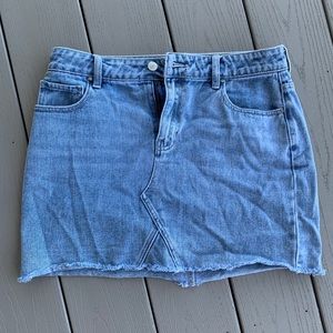 Pacsun distressed jean skirt